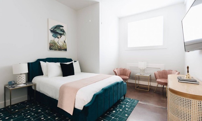 Tyler Park House | Edenside Suite 102 at The Bellwether Hotel