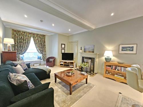 Comely Bank Apartment | Edinburgh Elegant 1-Bedroom City Apartment
