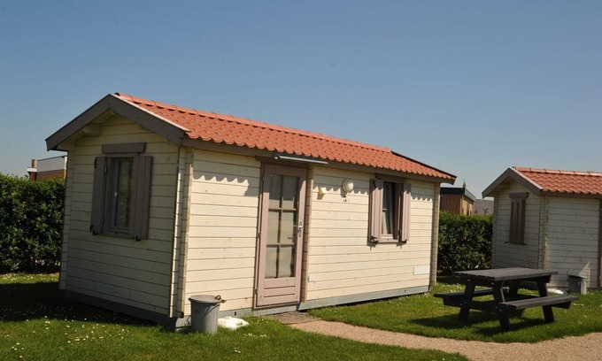 Nieuwvliet House | Eenvoud met Comfort, Eigen Toilet, Op Glamping Veld