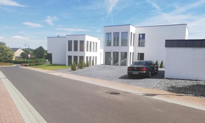 Schwirzheim Apartment | Eifel24, neues und barrierefreies Appartement mit Terrasse