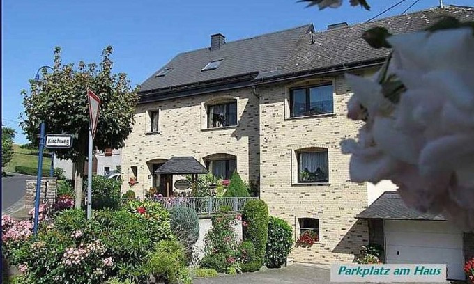 Bereborn Apartment | Eifelferienwohnung * DTV stars, with conservatory, for 2 pers.