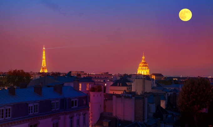 Quartier de l'Ecole-Militaire Apartment | Eiffel Tower view + terrace Saint Germain des Pres