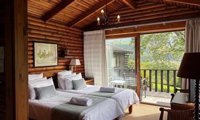Ruiterbos Hotel | Eight Bells Mountain Inn