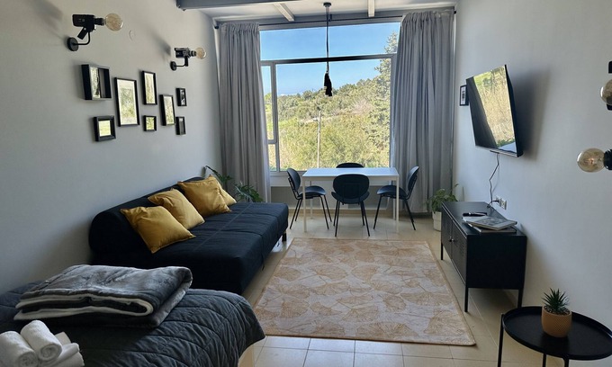 Ein Hod Artists Village Apartment | Ein Hod - Artists Village