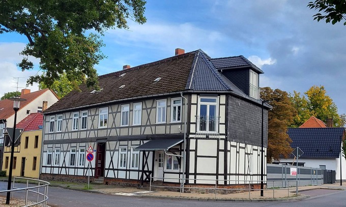 Osterburg Apartment | Einzelwohnung im EG mit Terrasse und AC - Einzelwohnung