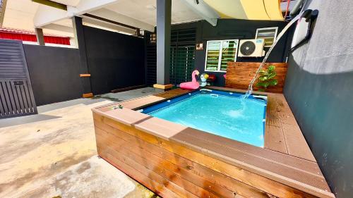 Kampung Behor Pisang House | Eisya Guest House Perlis With Pool MUSLlM ONLY