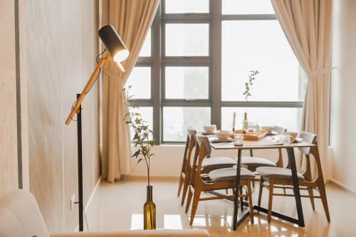 Taman Mutiara Apartment | Ekocheras Cozy Suite above Mall & MRT with CityView