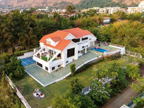 Kune Village Villa | EKOSTAY Luxe - Casa Noah - Paddle Court & Sunset Point