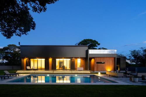 Isumi Villa | EKVOLI MARINA VILLA, Isumi Garden