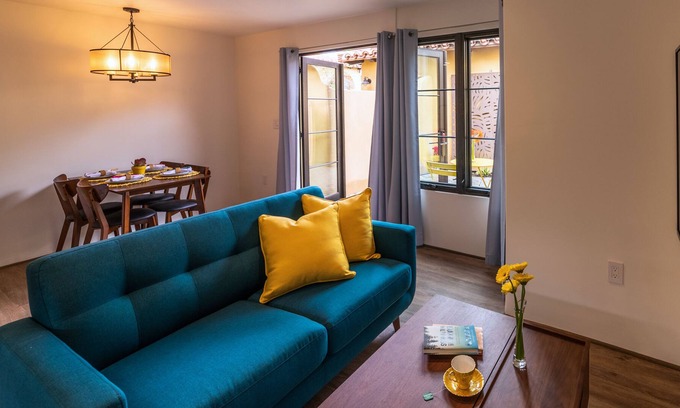 Loma Portal House | El Jardin - Lower floor