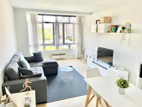Gijon-Este Apartment | El Mirador de Viesques. Piscina y Parking privado!