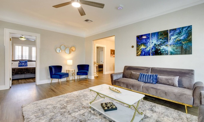 El Paso Apartment | El Paso Home w/Shared Patio Near Memorial Park