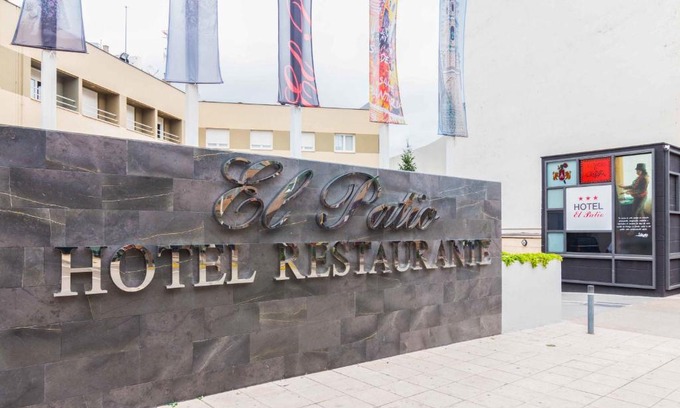 La Almunia de Dona Godina Hotel | El Patio