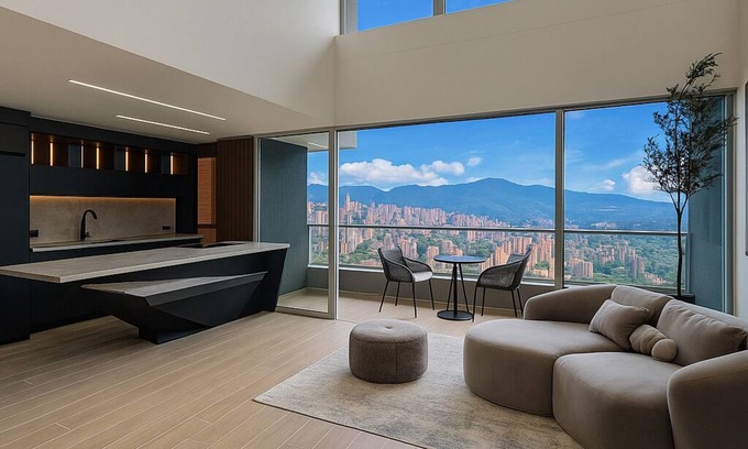 Buenos Aires Apartment | El Poblado Luxury 2 story Penthouse 4BR amazing, spacious with Breathtaking View