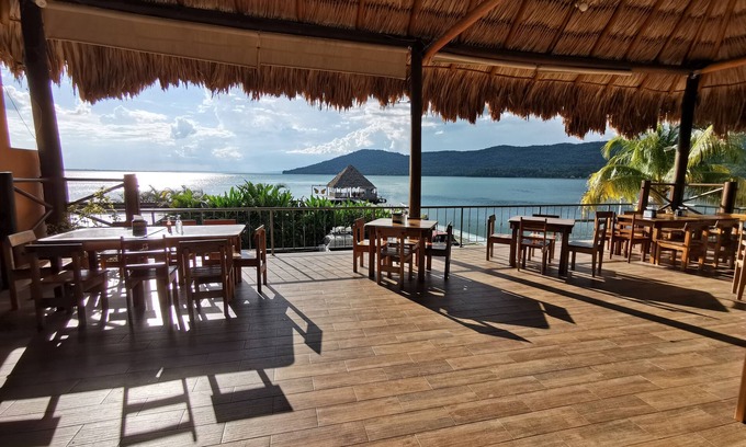 El Remate Hotel | El Remate