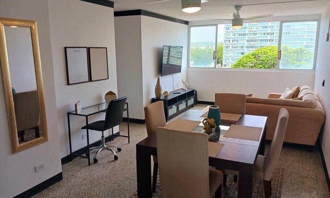 Sabana Llana Norte Apartment | Elegancia Acogedora: Tu Rincón en San Juan