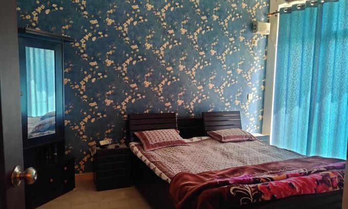 Auli Apartment | Elegant 2 BHK ,8th floor at Celebrity Gardens , Golf City