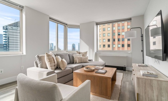 Central New York City Apartment | Elegant 2bed 2bath apt