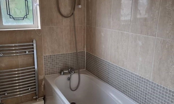 Dagenham House | Elegant 3-Bed Home with free wi fi & free parking