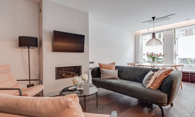 Oude Pijp Apartment | Elegant 3-Room Apartment with AC , Located in the Heart of De Pijp