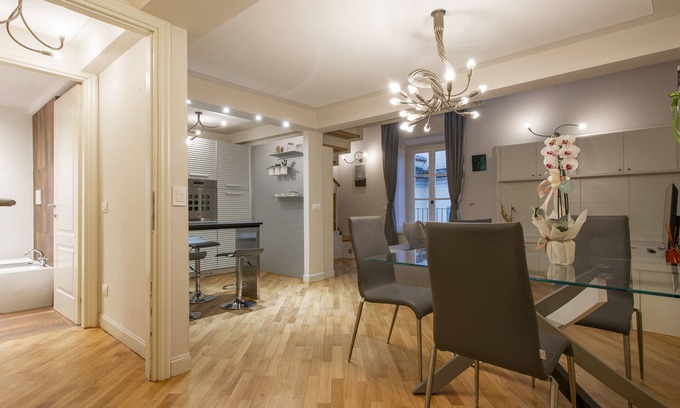 Pistoia House | Elegant apartment close to main square with beautiful view