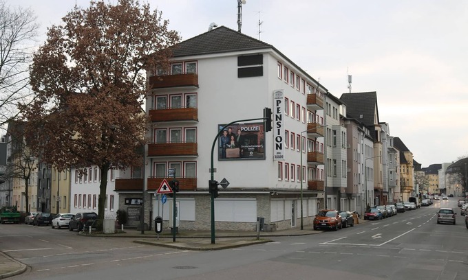 Frohnhausen Apartment | Elegant City Apartment, Essen