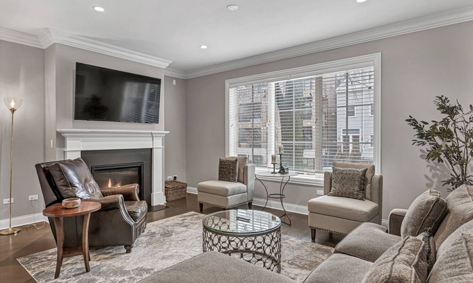 Wrigleyville Condo | Elegant Duplex with Chef's Kitchen Near Wrigley Field by AllSet Turnover