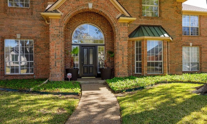 Carriage Hill House | Elegant Executive Pool Retreat in Plano/FC Dallas, Toyota Stadium by HomeStayPros