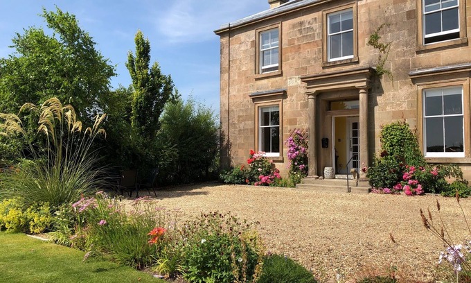 Helensburgh House | Elegant Georgian House on sea front