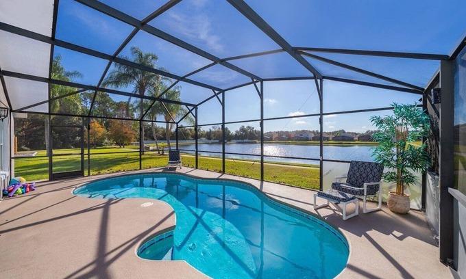 Bellavida House | Elegant Home with Pool, Spa & Lake View