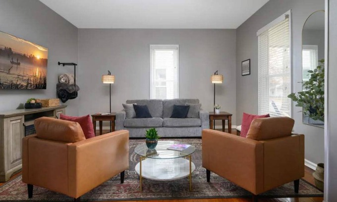 Muncie House | Elegant House 2 min from BSU/Hospital/Downtown