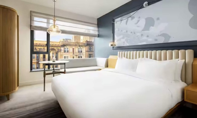 Tenderloin Hotel | Elegant King Room with Rooftop Bar and Restaurants in Timbri Hotel, SF