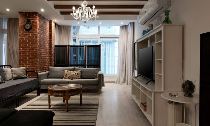 Mohandeseen Apartment | Elegant Retreat in Zamalek