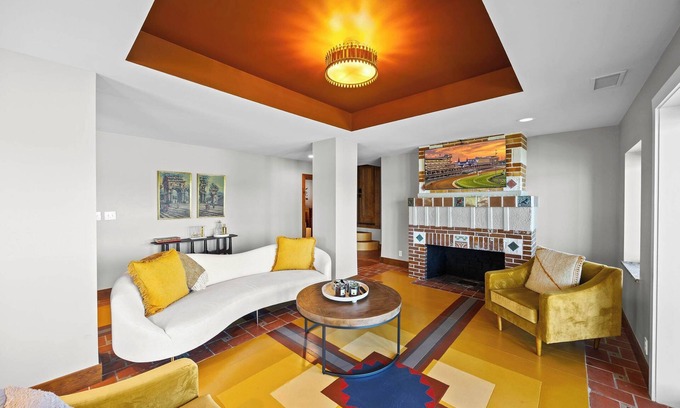 Louisville House | Elegant Riverside Escape | Bottom-Floor Haven
