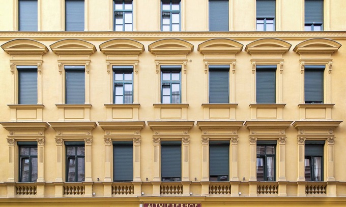 Funfhaus Apartment | Elegant Studio close to the metro station