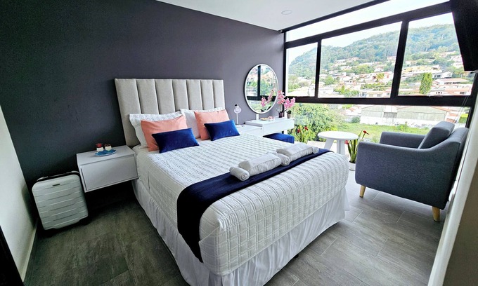 Antiguo Cuscatlan Apartment | Elegant 2BR Luxury Retreat in Antiguo Cuscatlán w Amaizing View, Pool, GYM.