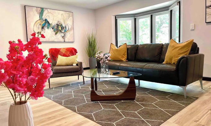 Amherst Apartment | Elegant Sweet Home Apartment 1