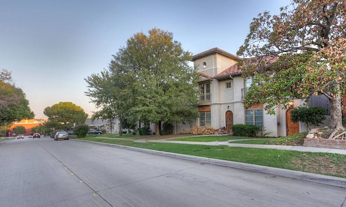 Fort Worth Cultural District House | Elegant townhome in the heart of Fort Worth's Cultural District