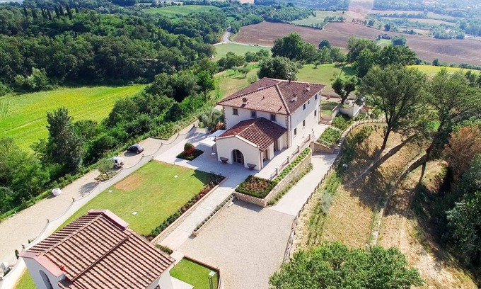 Reggello House | Elegant Villa in Figline, near the Mall,A/C,Sauna,saltwater heatable pool,sl 18