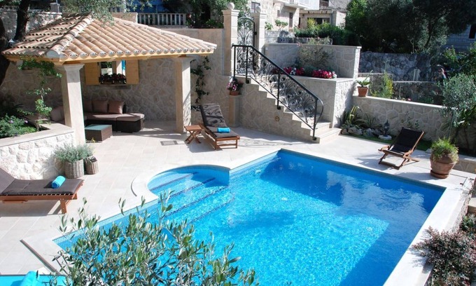Cavtat Villa | Elegant villa La Perla ,private heated pool,short walking distance to sea¢er