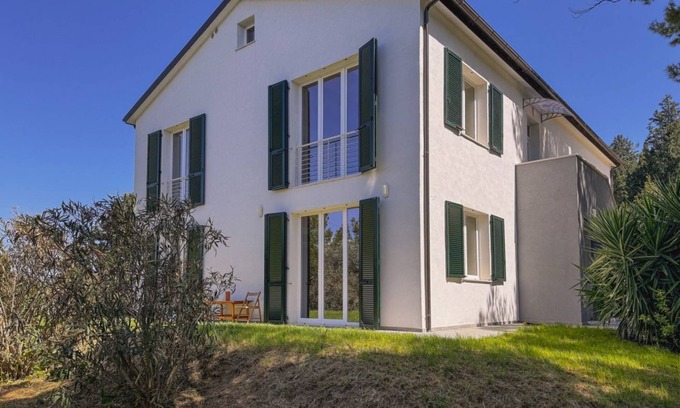 Potenza Picena Villa | Elegant Villa with Garden - Perfect for Groups