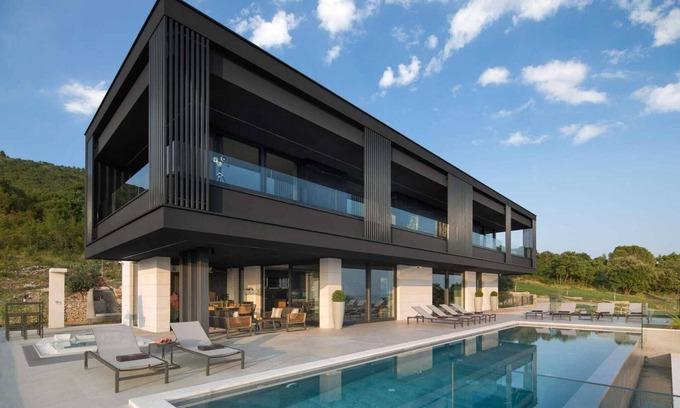Brovinje House | Elegant Villa with Indoor Pool