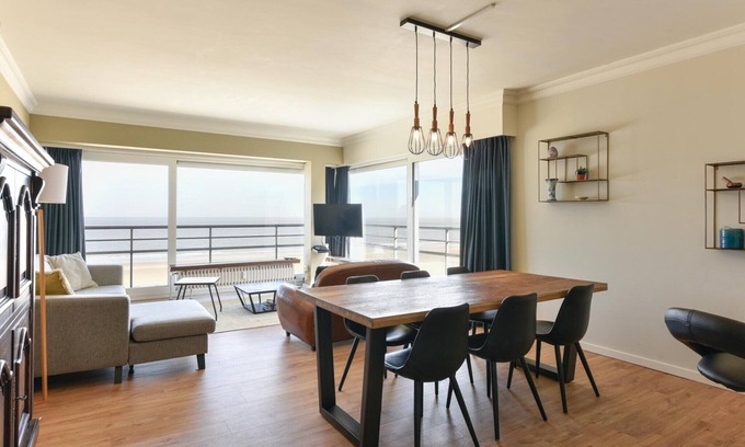 Het Zoute Apartment | Elegant Zoute Seaside Stay