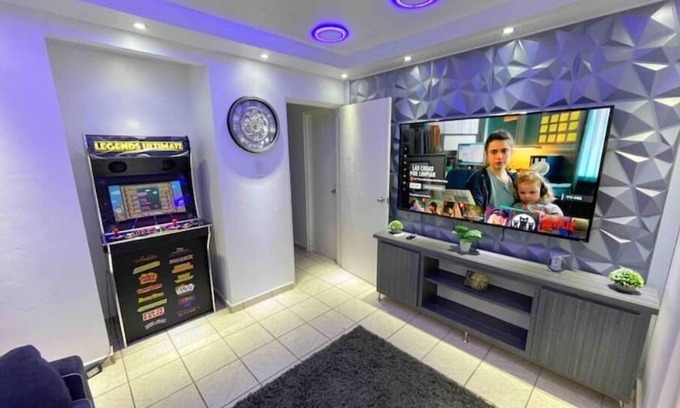 Levittown Apartment | Elegante apartamento en Levittown cerca de la playa