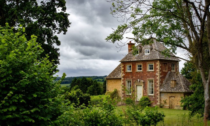 Ebrington Cottage | Elegantly presented Queen Anne period holiday home - The Garden House
