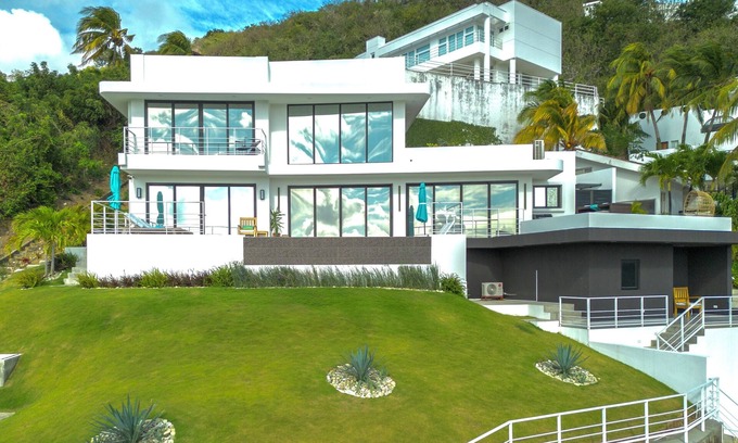 Pacific Marlin House | Elevated Modern ~ Perfect Location in San Juan del Sur with Pool & Ocean Views