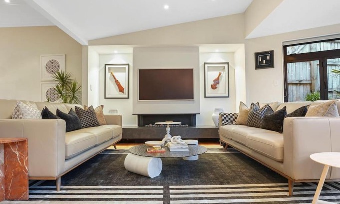 Freemans Bay House | Elite Retreat Ponsonby with Parking and Deck