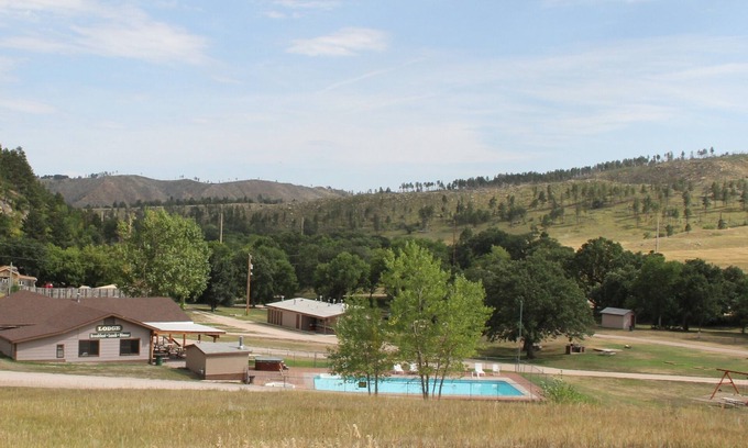 Piedmont Cabin | Elk Creek Resort
