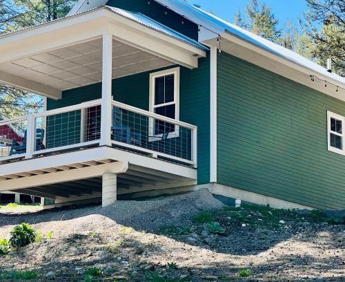 Lakeside House | Elk Ridge Village 201A Cozy Cabin with views of Flathead Lake and the mountains