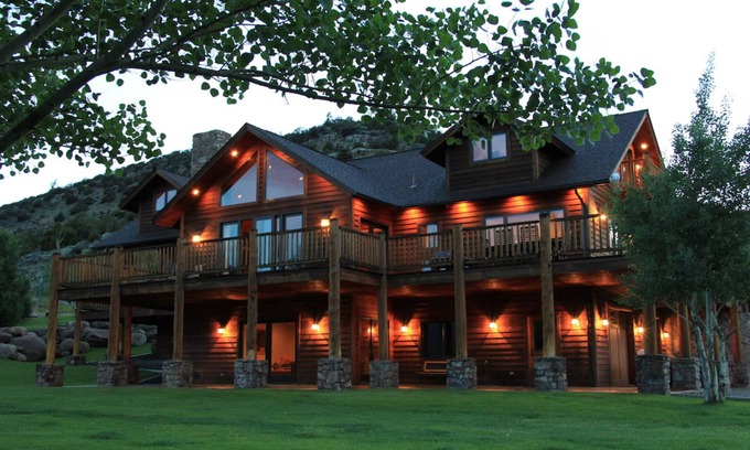 Emigrant House | Elk Run Ranch…Come enjoy the breath taking views of Paradise Valley & YNP